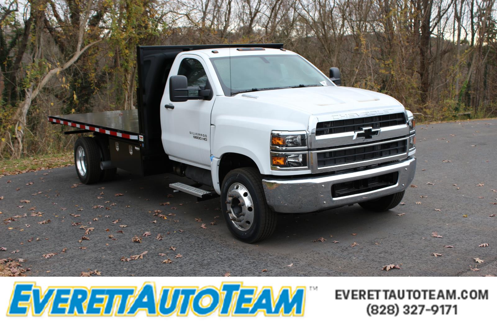 2024 Chevrolet Silverado 4500 Medium Duty Chassis Cab Work Truck's photo