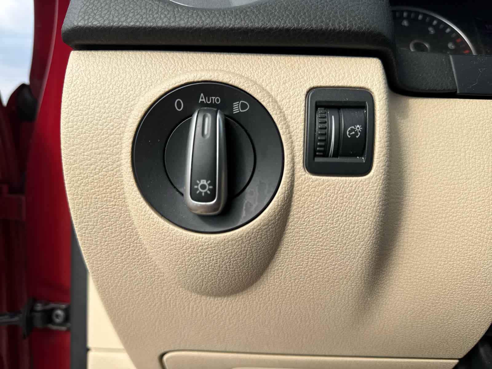 2016 Volkswagen Tiguan R-Line SEL photo 20