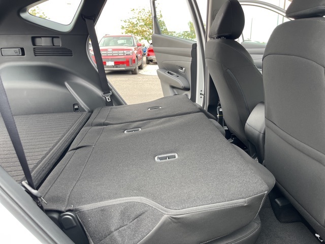 2026 Hyundai Tucson SE photo 23