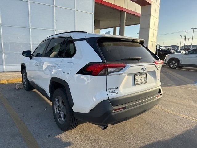 Used 2022 Toyota RAV4 XLE with VIN 2T3W1RFV0NC181541 for sale in Northfield, Minnesota