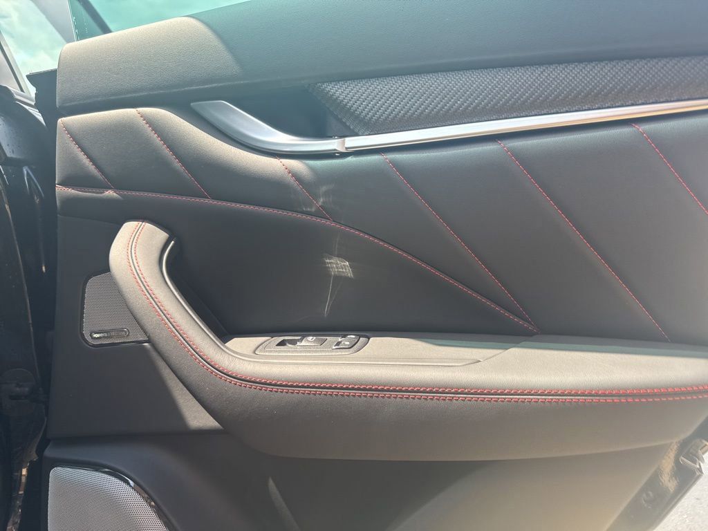 2022 Maserati Levante Modena photo 11