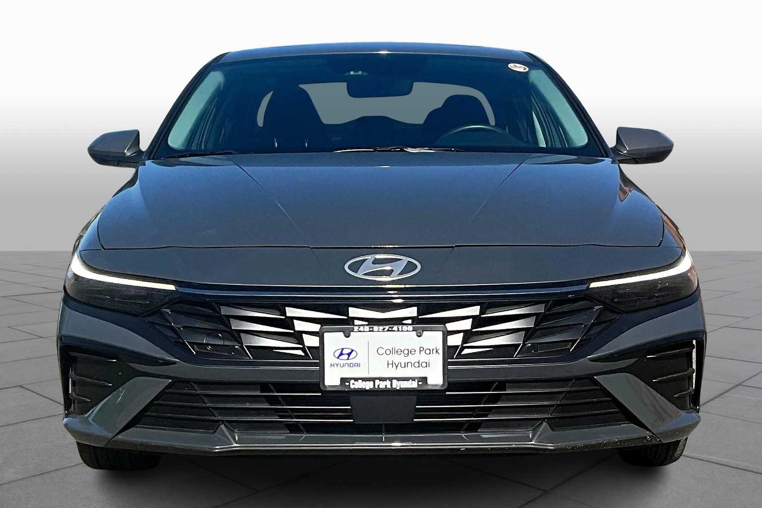 2024 Hyundai Elantra SEL Convenience photo 3