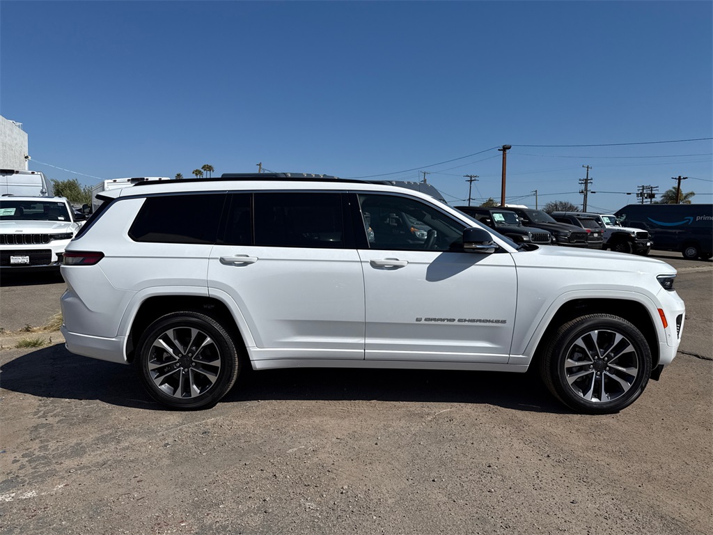 2025 Jeep Grand Cherokee Overland photo 6