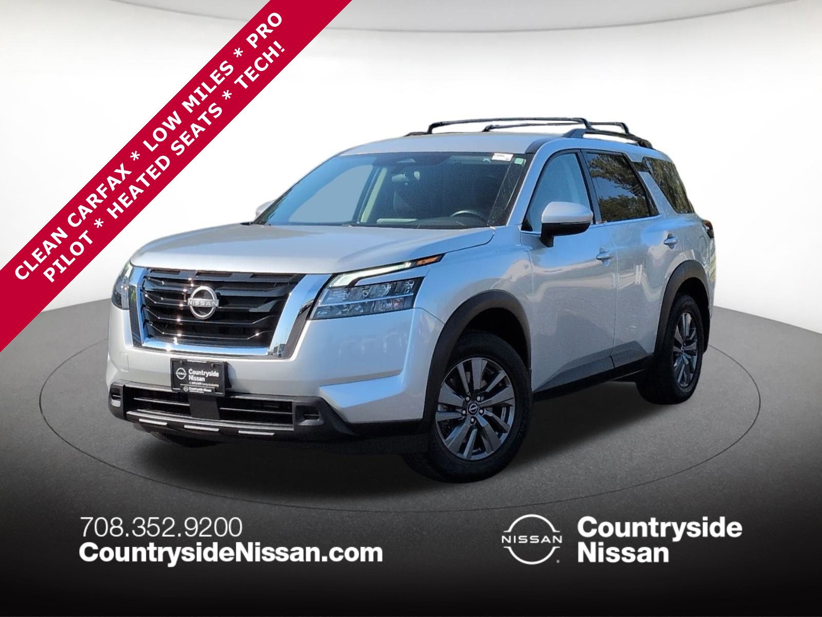 2022 Nissan Pathfinder SV's photo