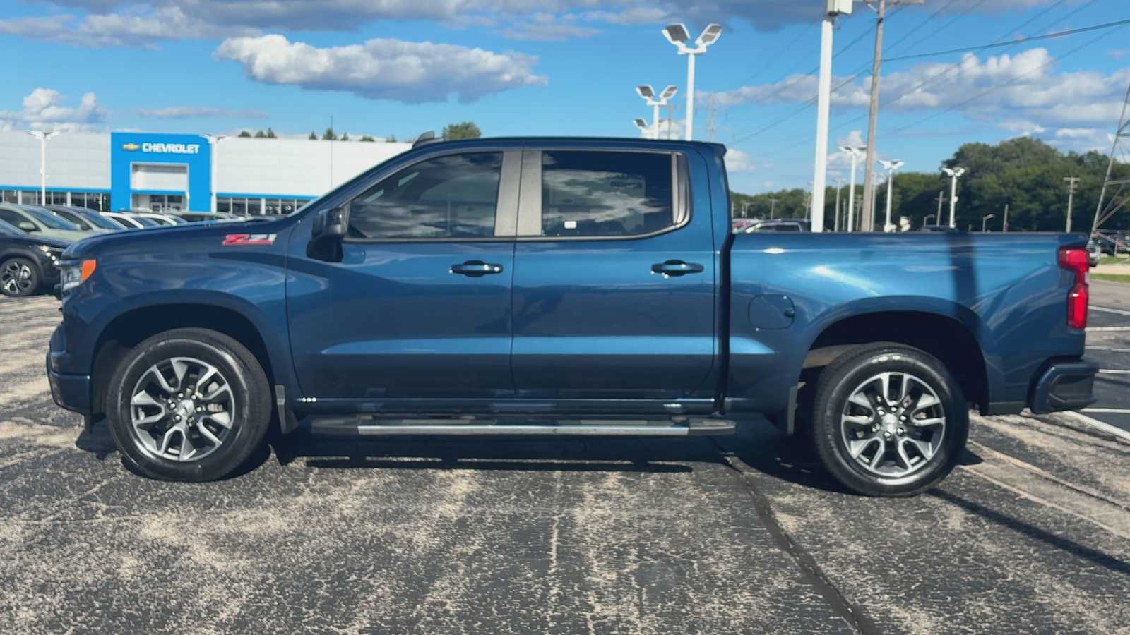 2022 Chevrolet Silverado 1500 RST photo 4