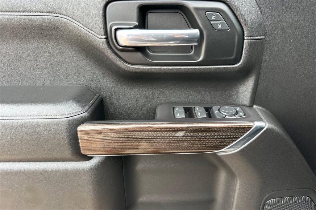 2019 Chevrolet Silverado 1500 LT photo 13