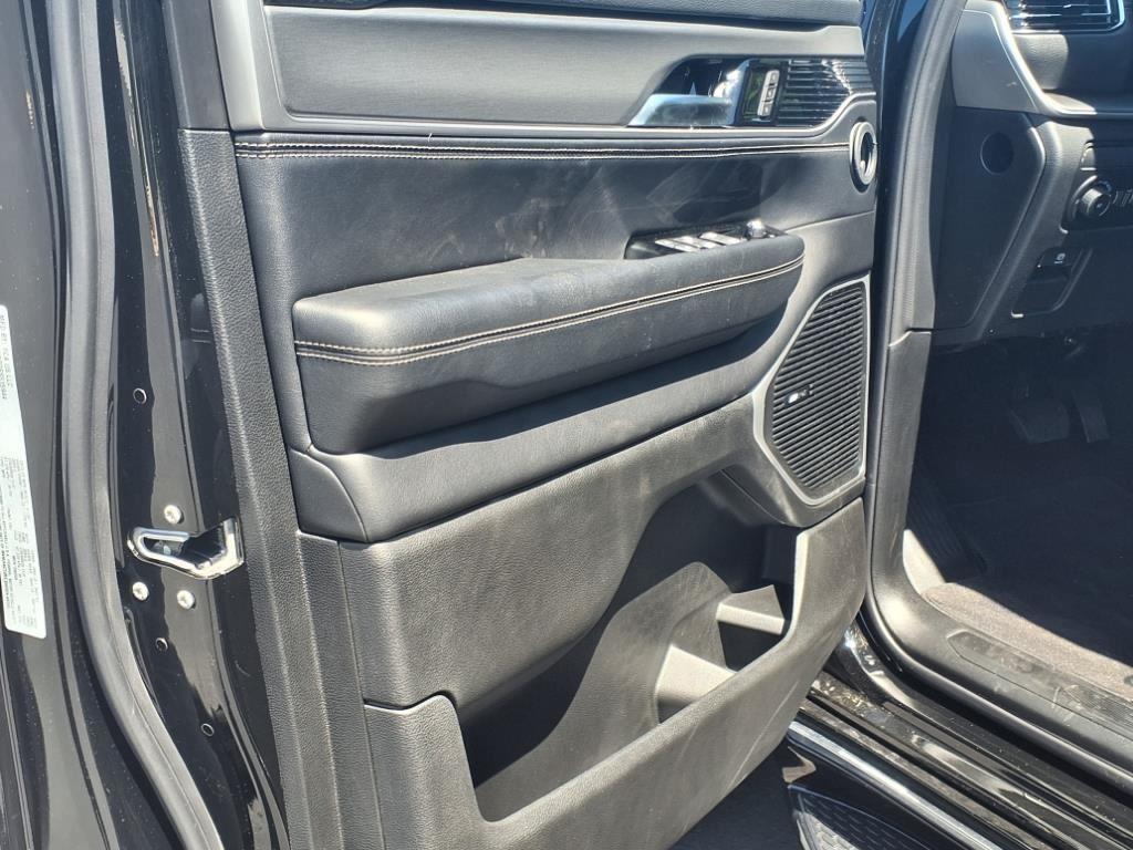 2025 Jeep Wagoneer Base photo 4