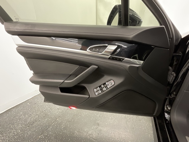 2016 Porsche Panamera E-Hybrid S photo 9