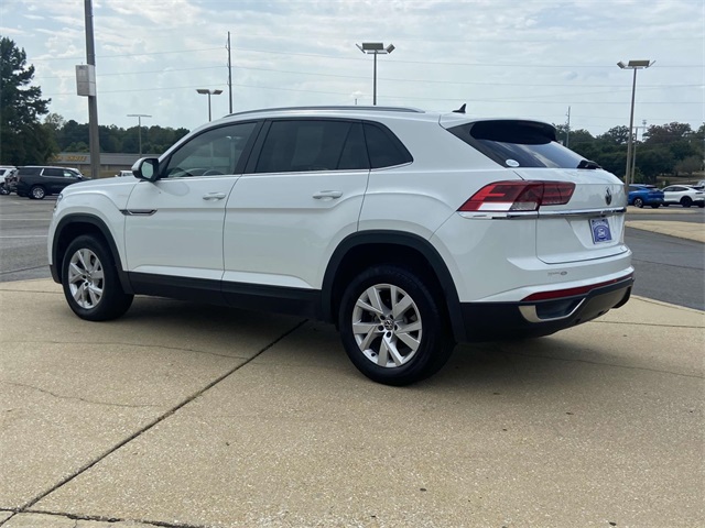 2020 Volkswagen Atlas Cross Sport photo 2