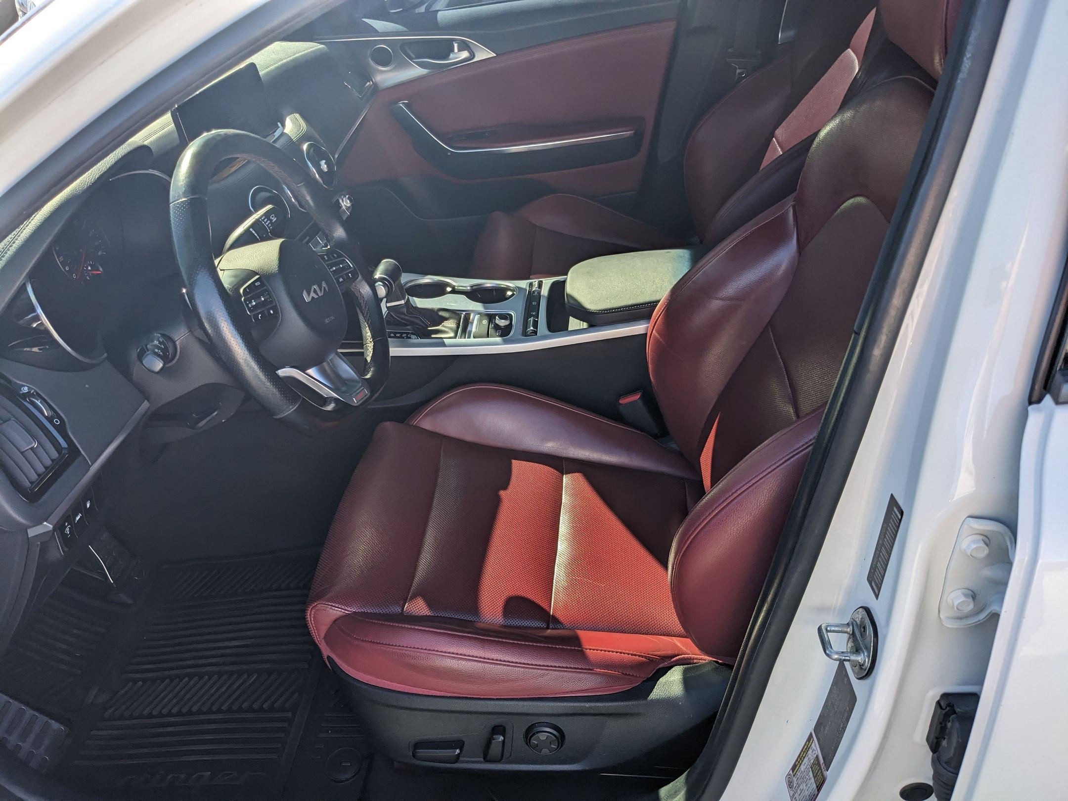 2022 Kia Stinger GT1 photo 14