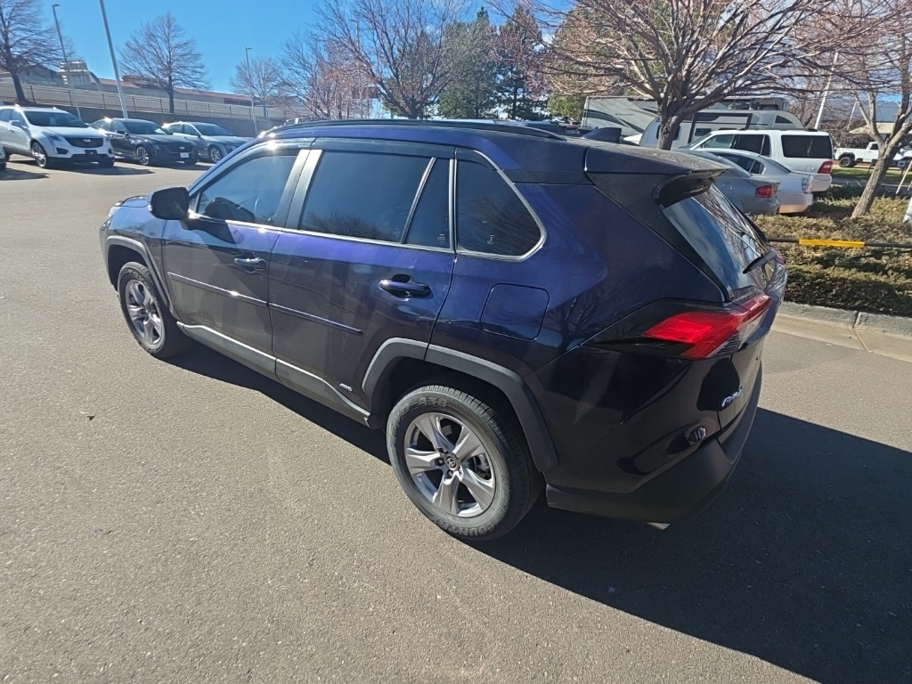 2024 Toyota RAV4 Hybrid XLE photo 3