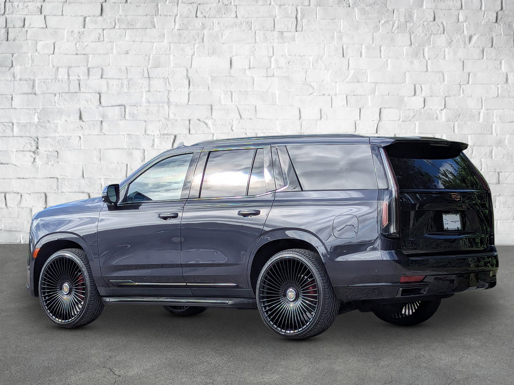 2023 Cadillac Escalade Sport Platinum photo 2