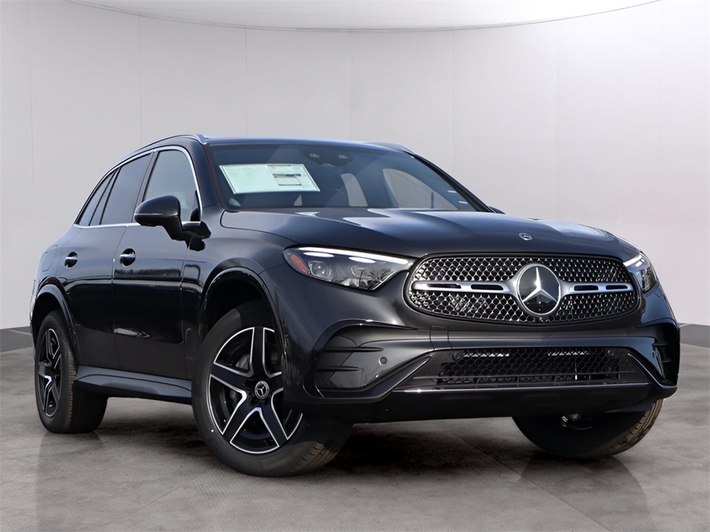 2026 Mercedes-Benz GLC Base's photo