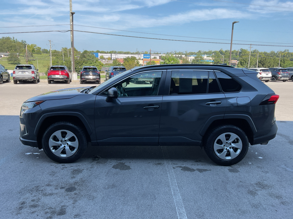 2019 Toyota RAV4 LE photo 4