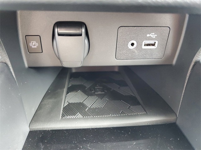 2025 Nissan Versa SV photo 18