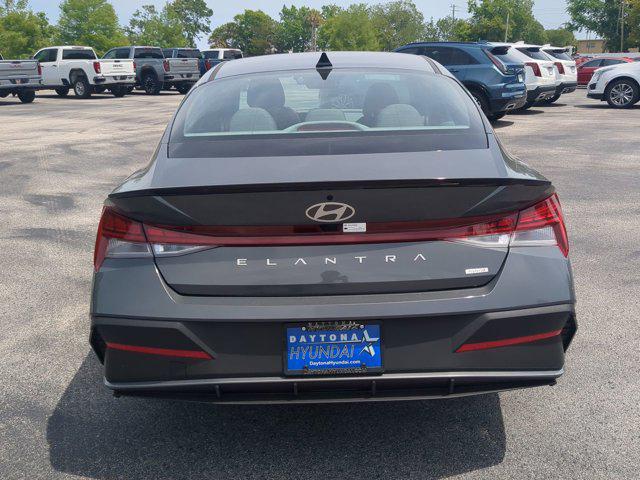 2025 Hyundai Elantra Hybrid SEL Sport photo 4
