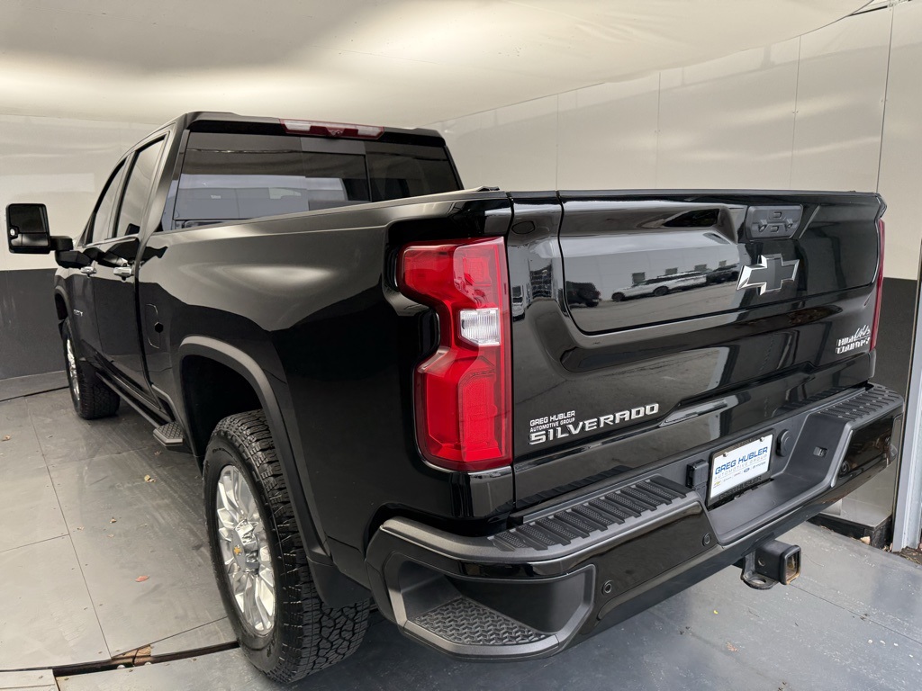 2023 Chevrolet Silverado 2500HD High Country photo 2