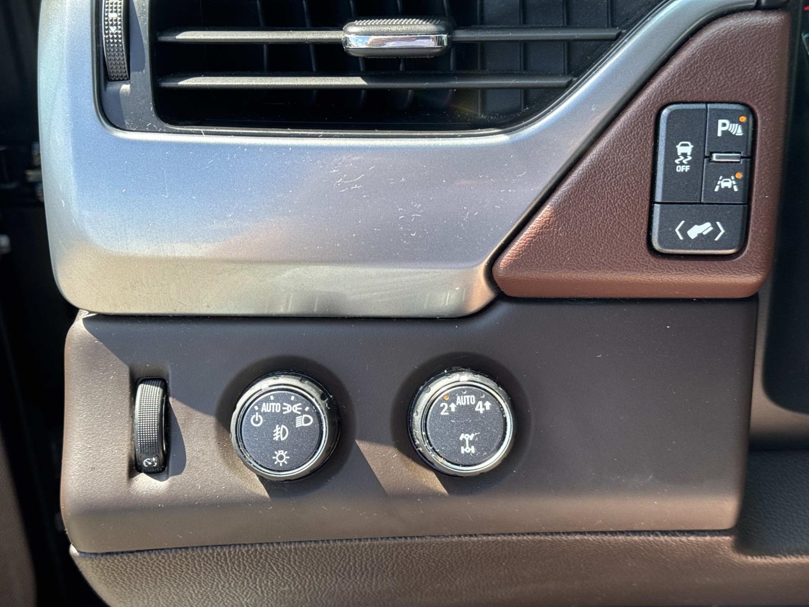 2020 Chevrolet Suburban Premier photo 20