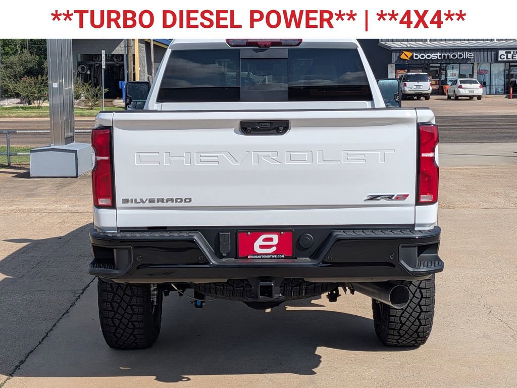 2025 Chevrolet Silverado 2500HD ZR2 photo 2