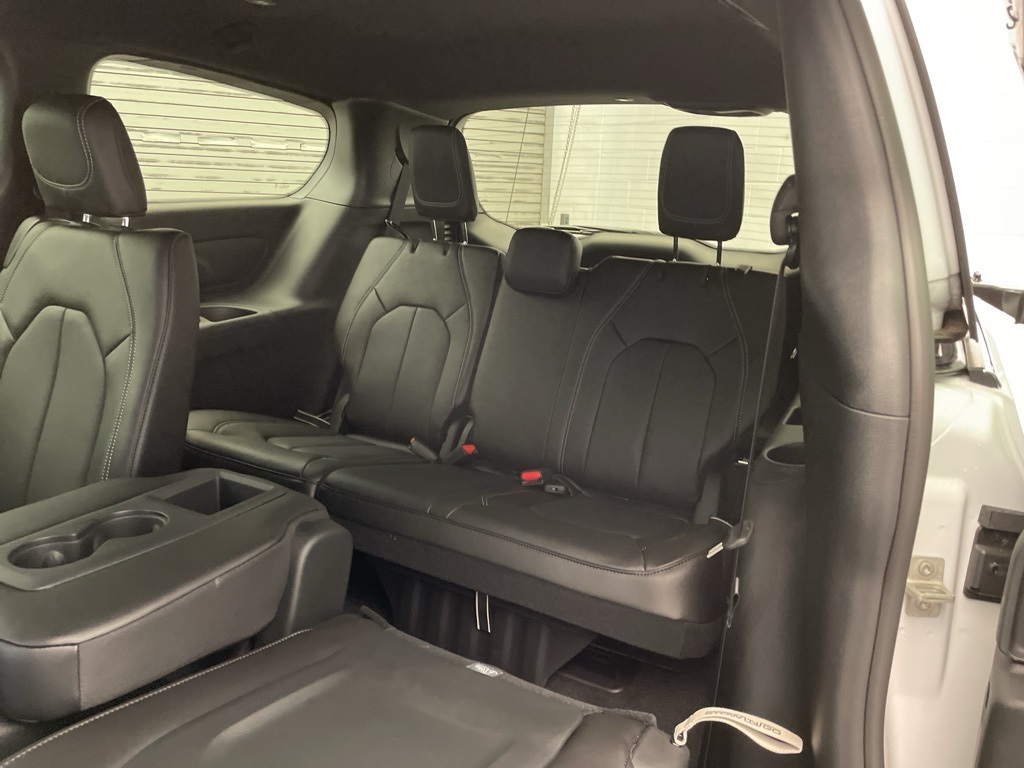 2026 Chrysler Pacifica photo 13