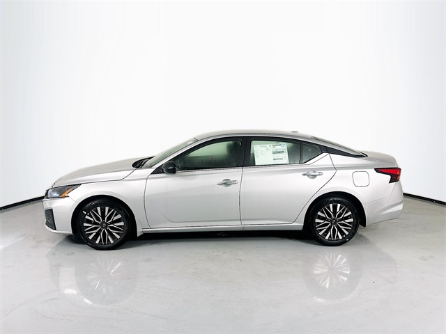 2025 Nissan Altima SV photo 3