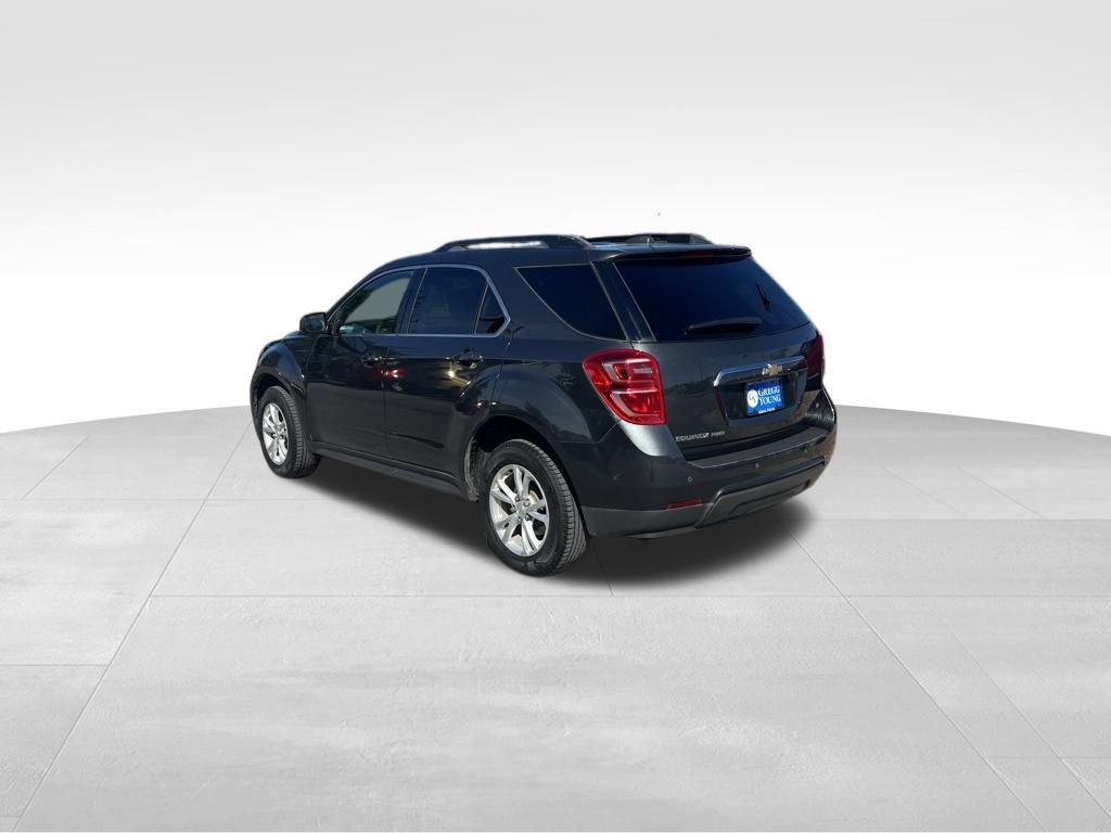 2017 Chevrolet Equinox LT photo 3