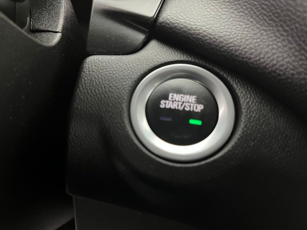 2022 Chevrolet Equinox LT photo 3