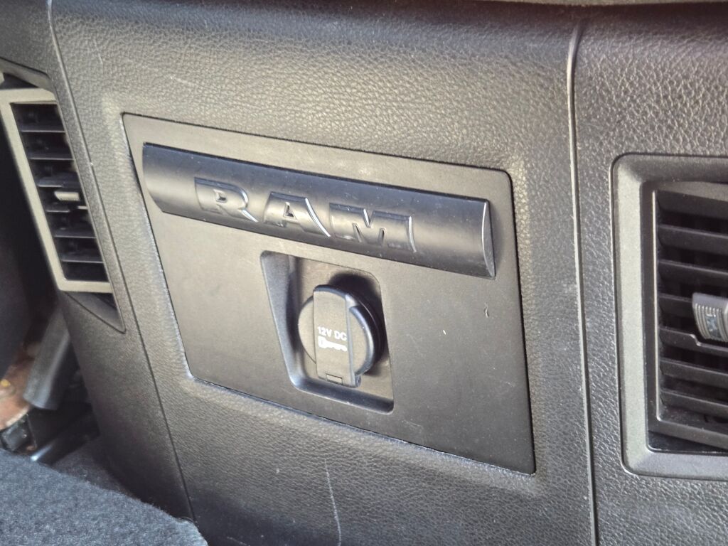 2014 Ram 1500 Sport photo 9