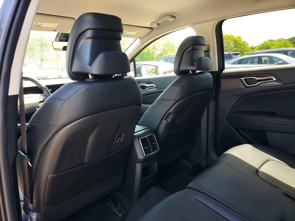 2026 Kia Sportage EX photo 8