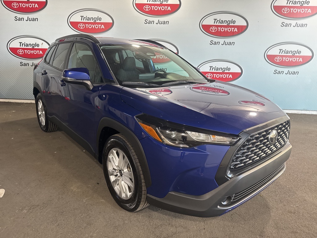 2024 Toyota Corolla Cross LE photo 3