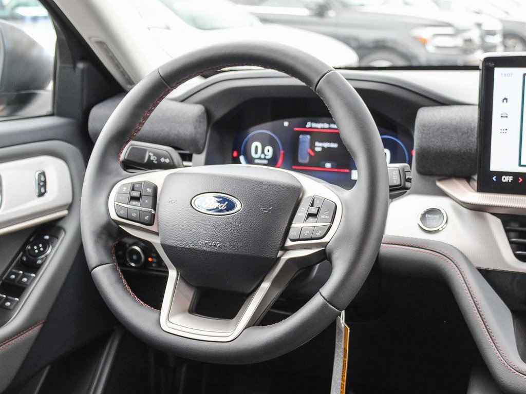 2025 Ford Explorer photo 9