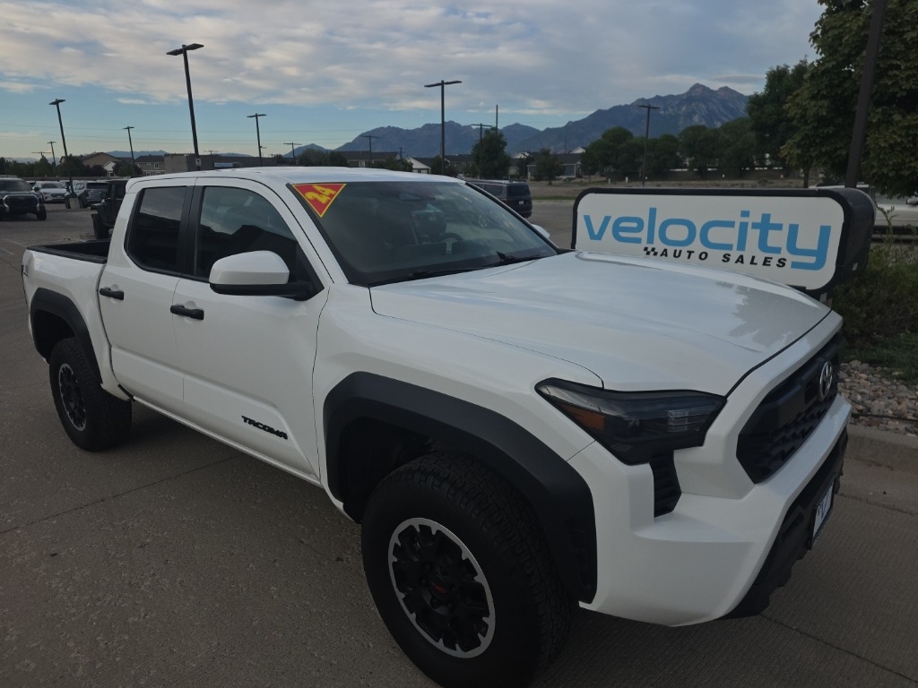 2024 Toyota Tacoma TRD Off-Road photo 2