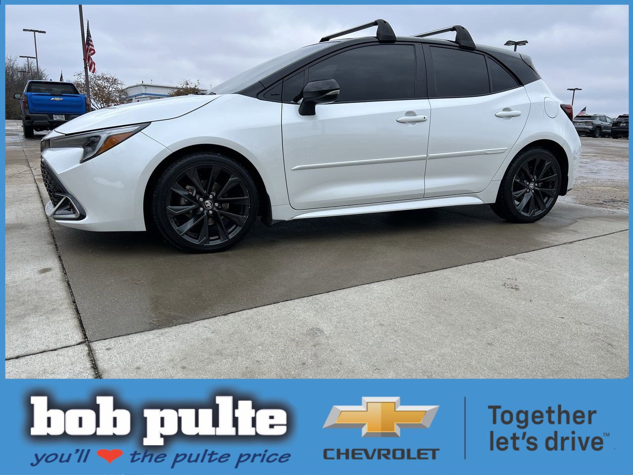 2023 Toyota Corolla Hatchback XSE's photo