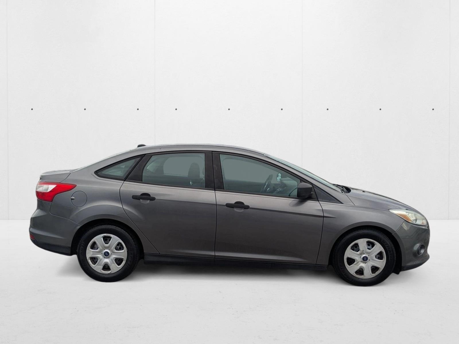 2013 Ford Focus S photo 4