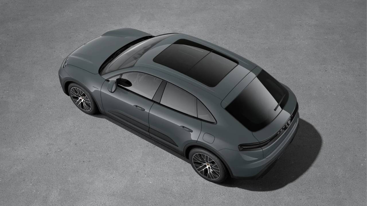 2025 Porsche Macan Electric photo 4