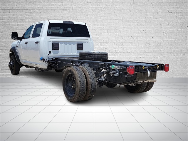 2025 Ram 4500 Tradesman photo 3