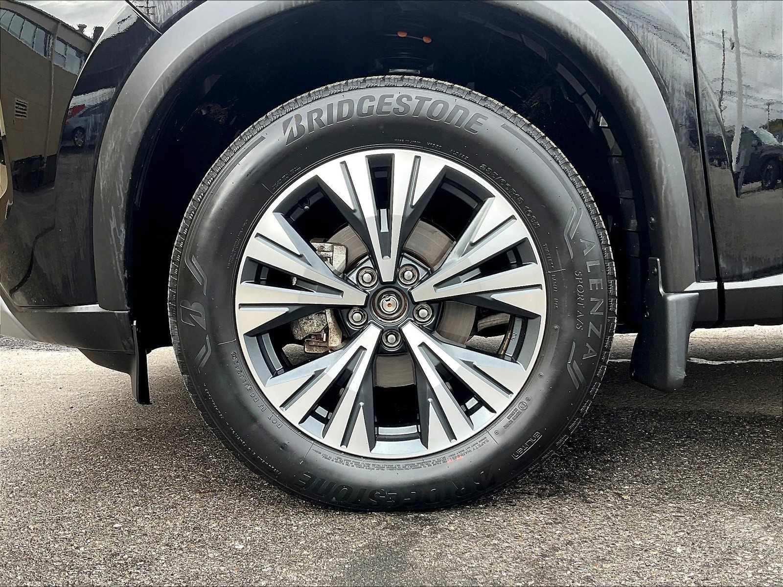 2023 Nissan Rogue SV photo 6