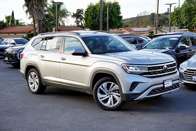 Used 2022 Silver Volkswagen 3.6L V6 SE w/Technology image 2