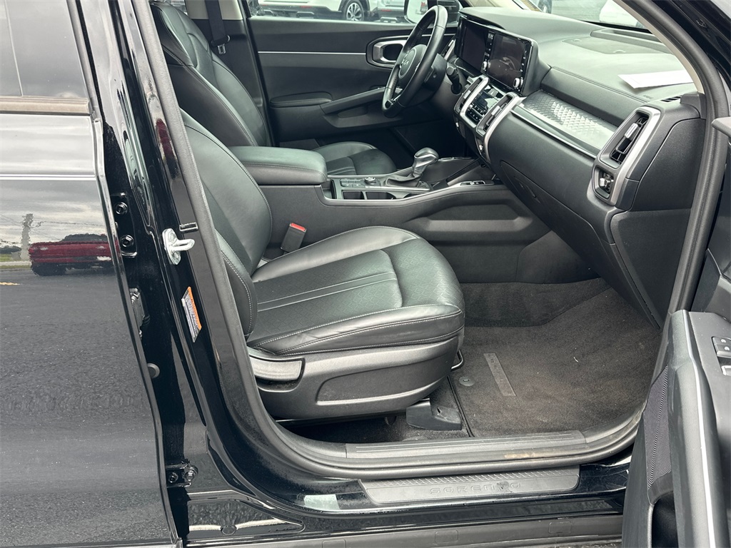 2023 Kia Sorento S photo 13