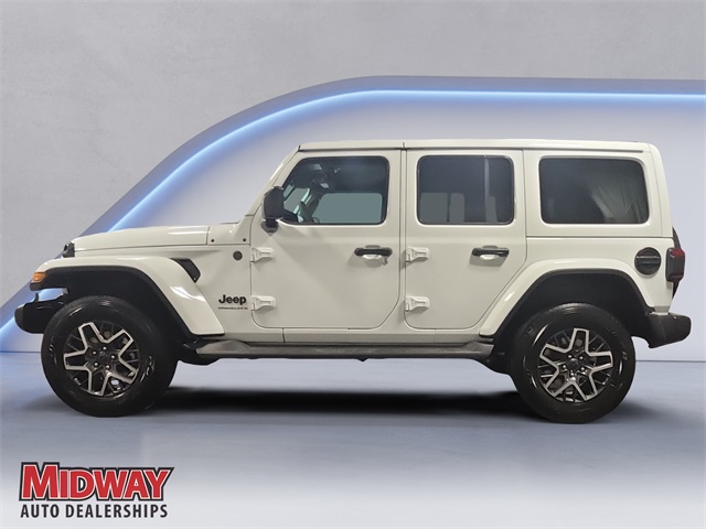 2025 Jeep Wrangler Sahara photo 2