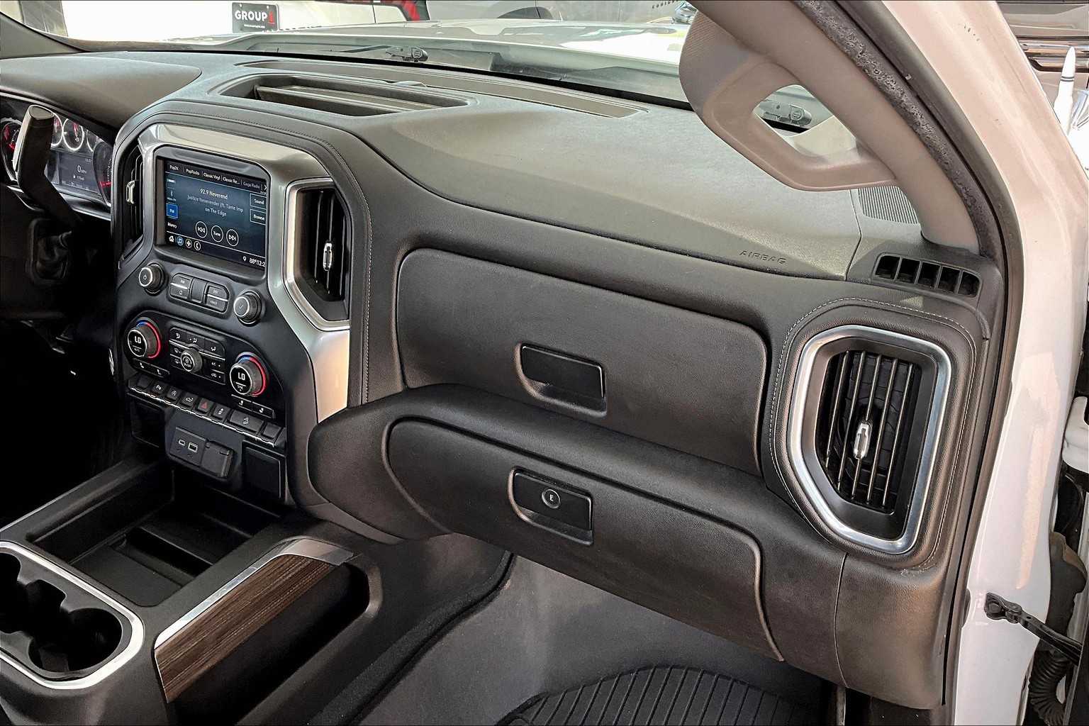 2022 Chevrolet Silverado 1500 RST photo 14