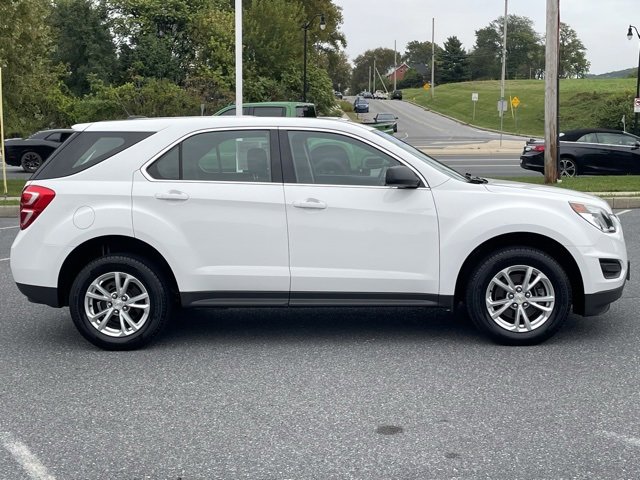 2017 Chevrolet Equinox LS photo 8