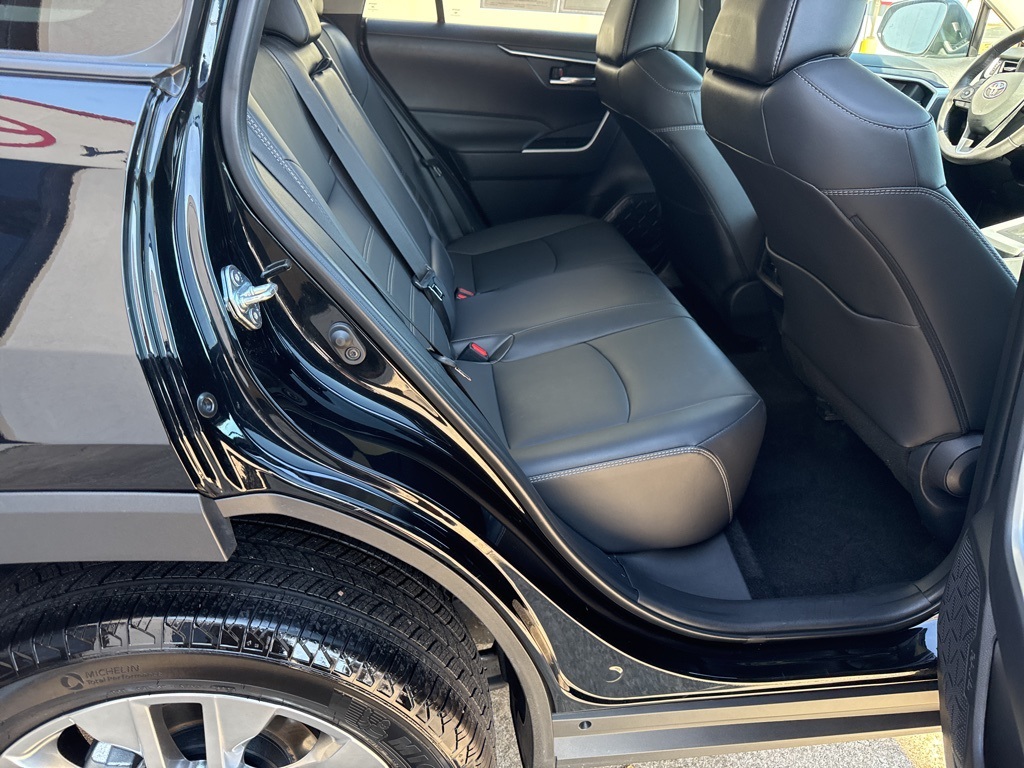 2025 Toyota RAV4 XLE Premium photo 3