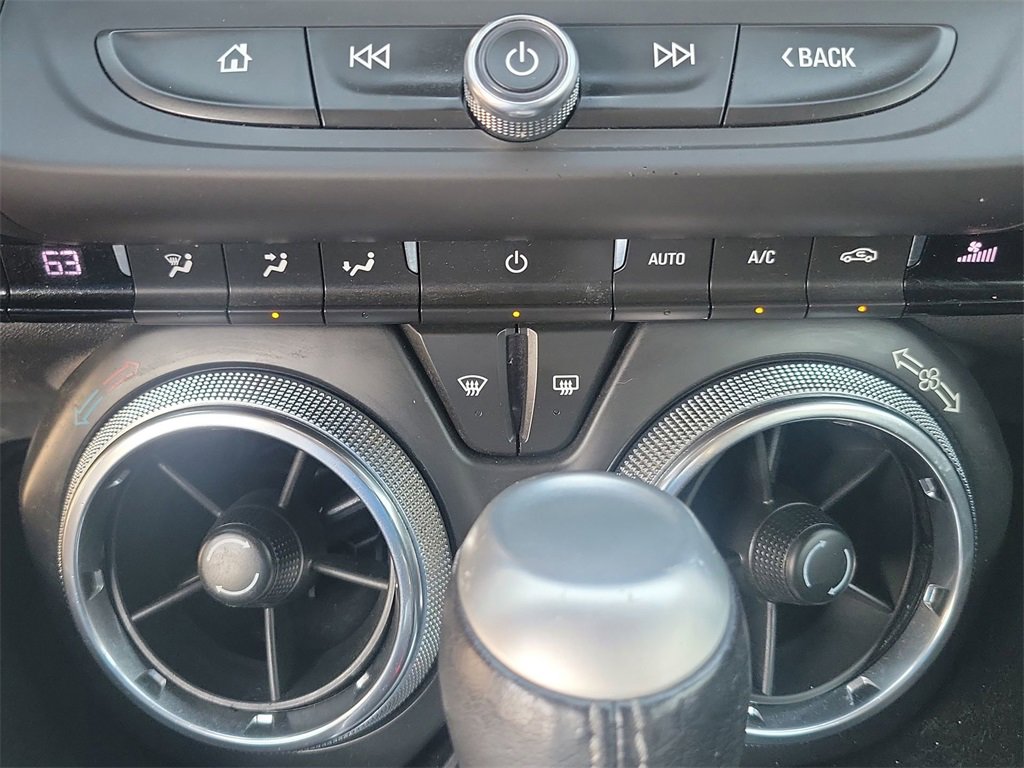 2019 Chevrolet Camaro 1LT photo 17