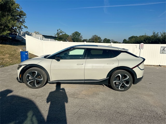 2022 Kia EV6 Light Wind GT-Line photo 2