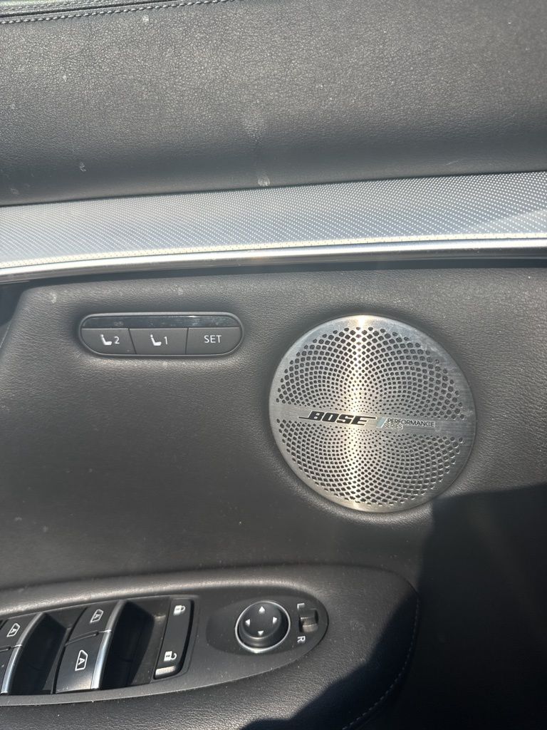 2019 Infiniti QX50 Essential photo 4