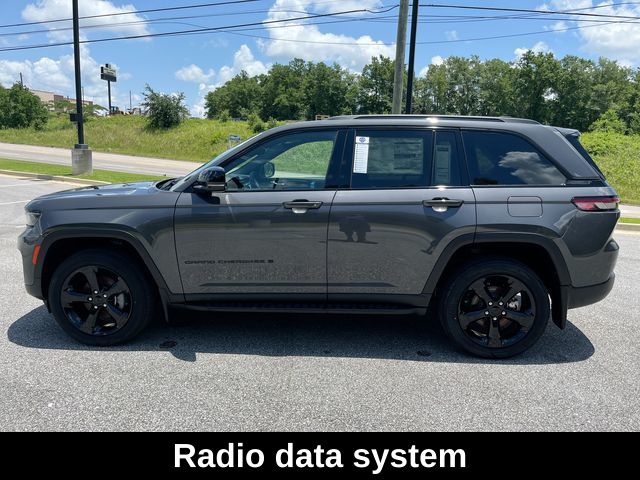 2025 Jeep Grand Cherokee Altitude X photo 2
