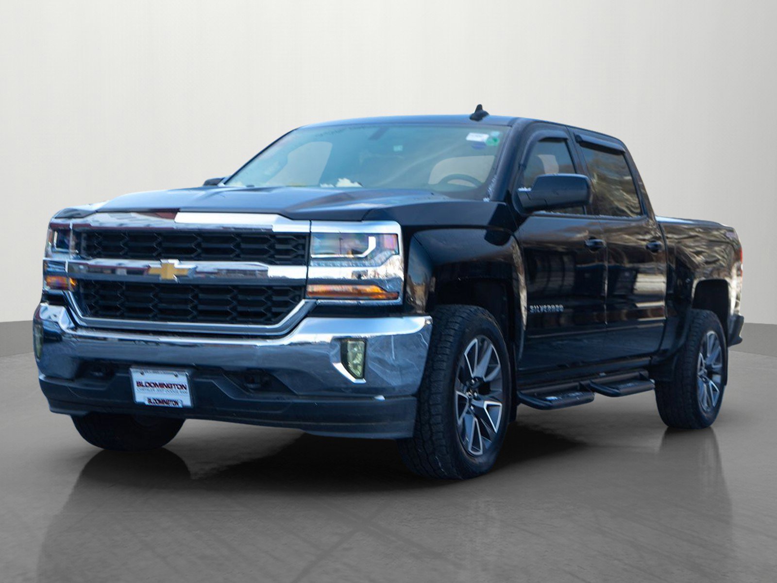 2017 Chevrolet Silverado 1500 LT photo 3