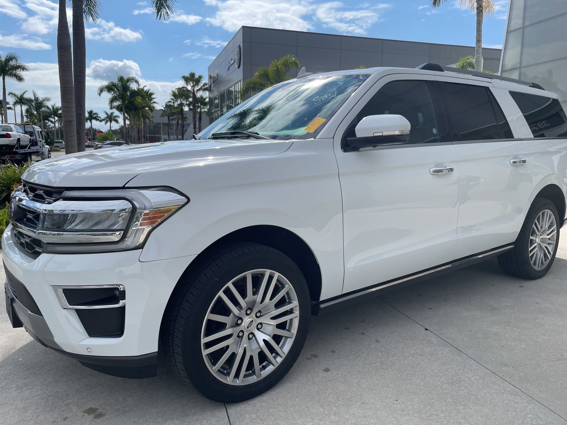 2024 Ford Expedition MAX Limited photo 3