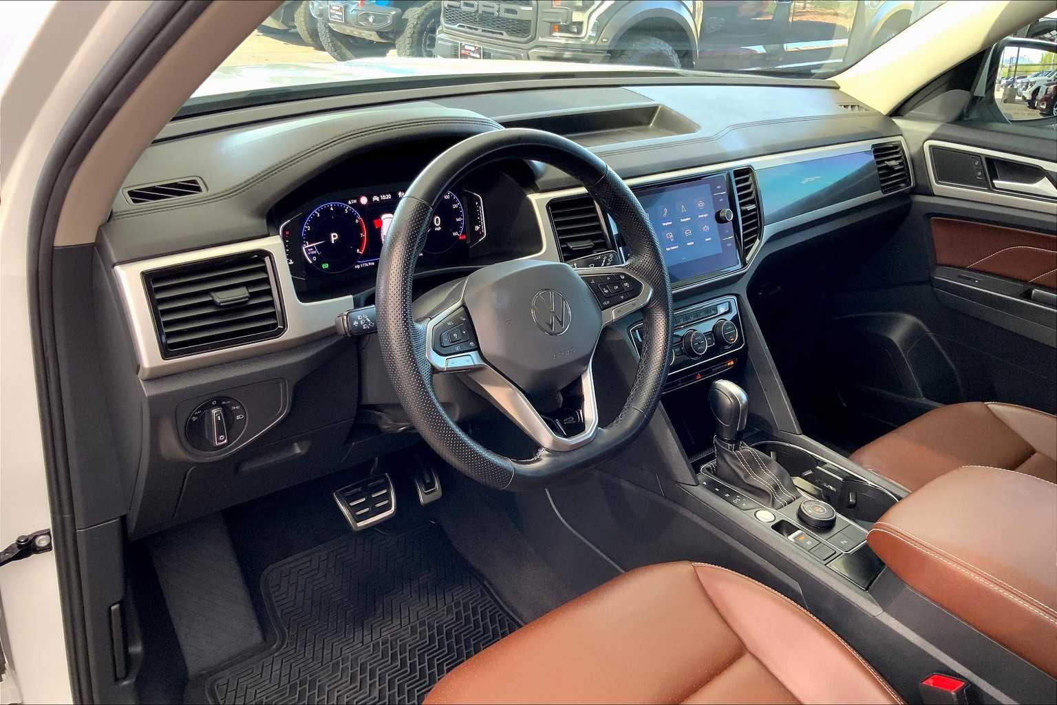 2021 Volkswagen Atlas V6 SEL R-Line photo 14
